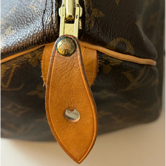 AUTHENTIC Louis Vuitton Speedy 35 Monogram Handbag. - Picture 12 of 12